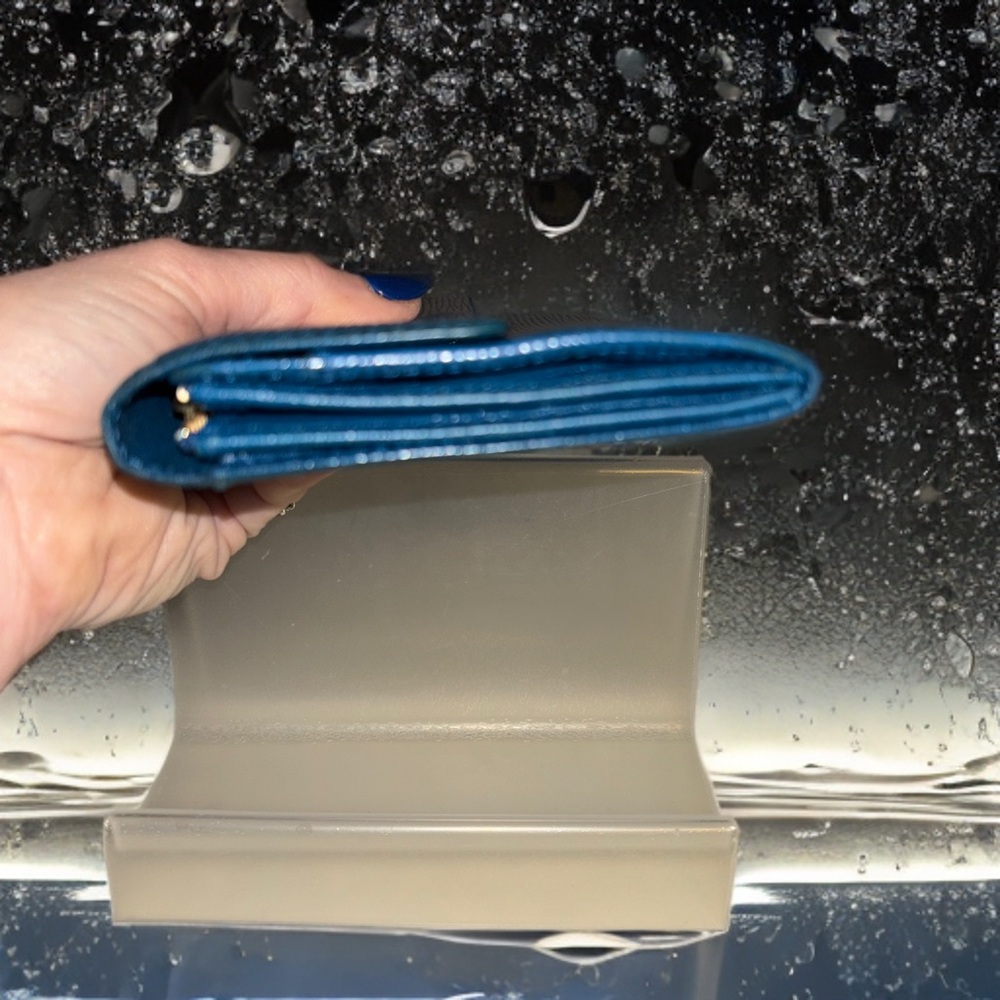 ❌SOLD❌Louis Vuitton Epi Toledo Blue long wallet EUC! - Picture 5 of 7